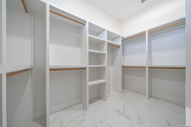 999 County Road 319, La Vernia, TX 78121