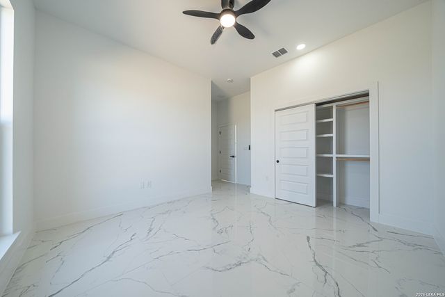 999 County Road 319, La Vernia, TX 78121