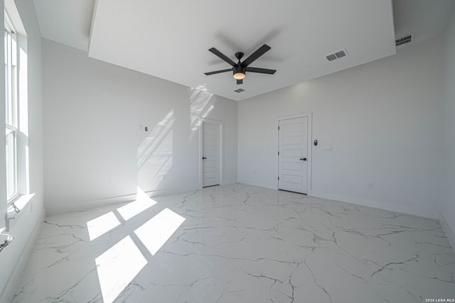 999 County Road 319, La Vernia, TX 78121