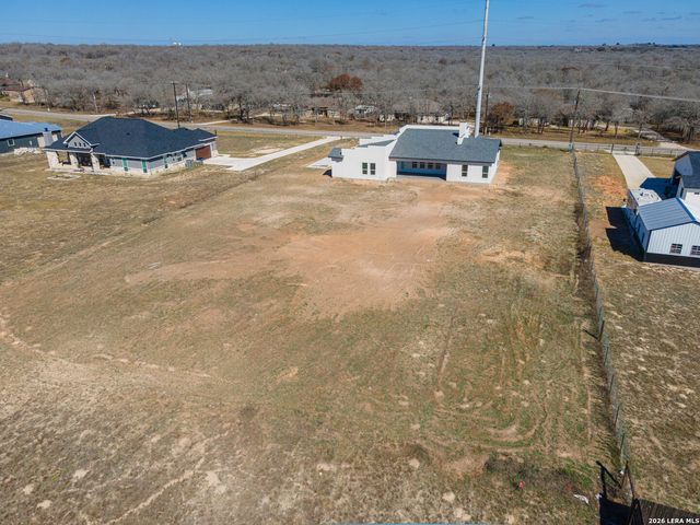 999 County Road 319, La Vernia, TX 78121