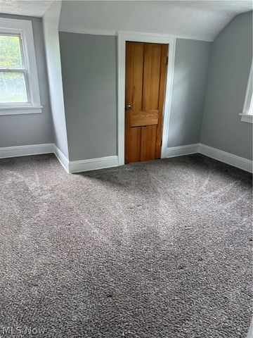 1366 Superior Avenue, Akron, OH 44307