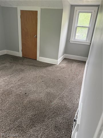 1366 Superior Avenue, Akron, OH 44307