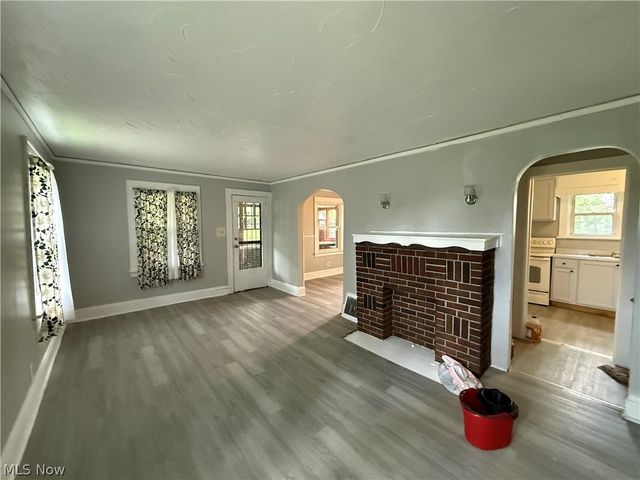 1366 Superior Avenue, Akron, OH 44307