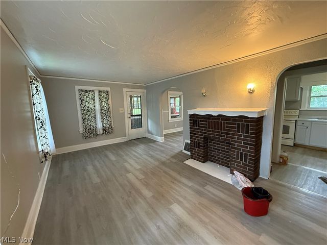 1366 Superior Avenue, Akron, OH 44307