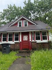 1366 Superior Avenue, Akron, OH 44307
