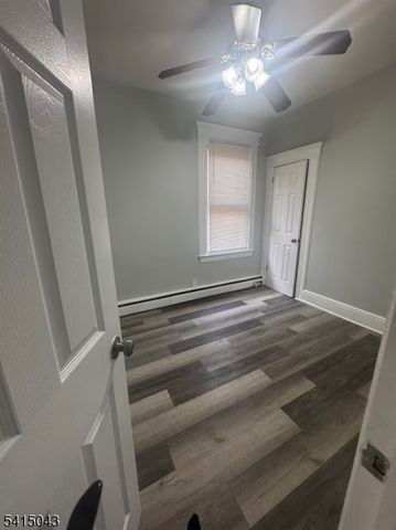 40 Wegman Pkwy, Jersey City, NJ 07305