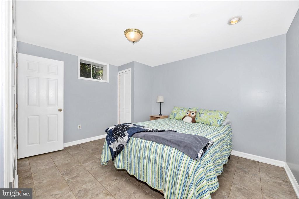Image 36 of property listing at 1911 STONERIDGE CT, Marriottsville, MD 21104