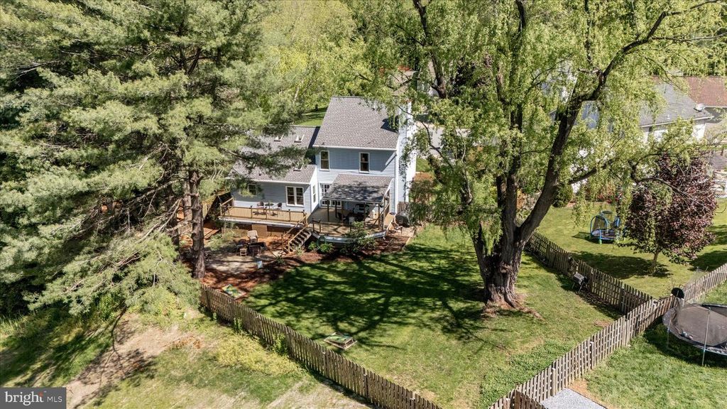 Image 42 of property listing at 1911 STONERIDGE CT, Marriottsville, MD 21104