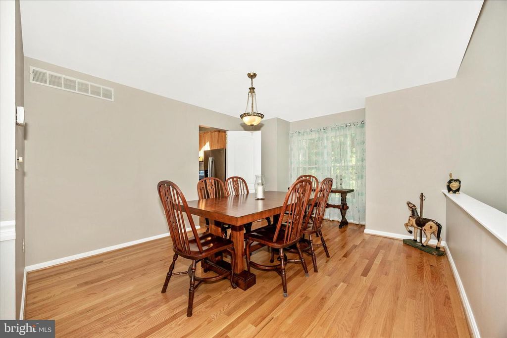 Image 8 of property listing at 1911 STONERIDGE CT, Marriottsville, MD 21104