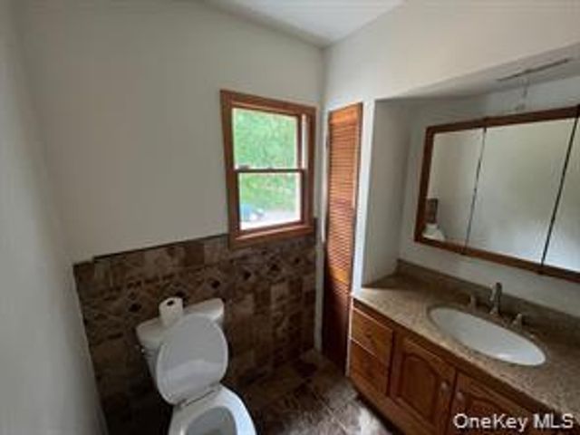 62 Deer Trail S, Greenwood Lake, NY 10925