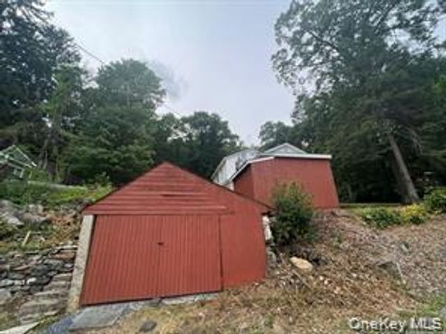 62 Deer Trail S, Greenwood Lake, NY 10925