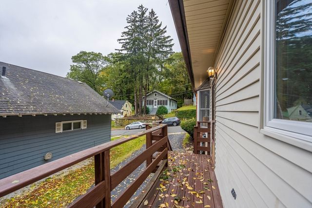 28 Alsada Dr, Worcester, MA 01603