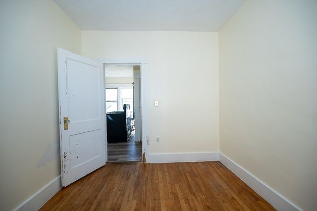 91 Fox St, Worcester, MA 01604