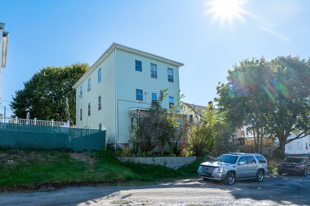 91 Fox St, Worcester, MA 01604