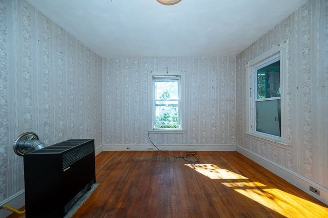 91 Fox St, Worcester, MA 01604