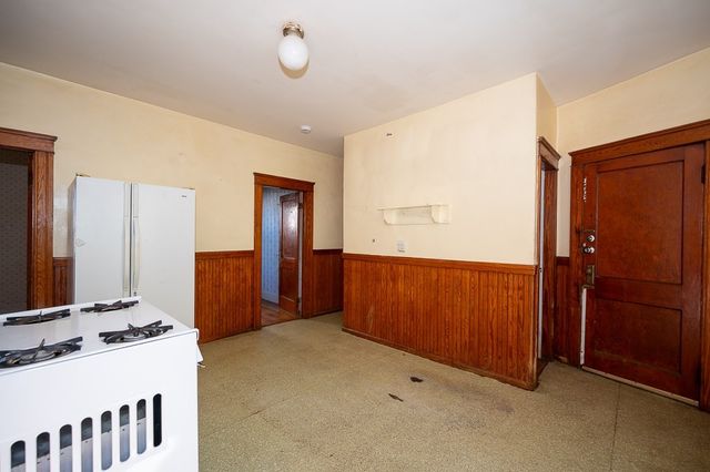 91 Fox St, Worcester, MA 01604