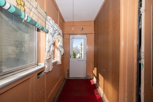 91 Fox St, Worcester, MA 01604