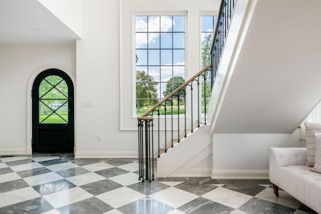 2252 Club Road, Upper Arlington, OH 43221