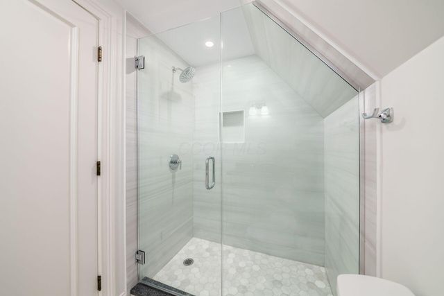 2252 Club Road, Upper Arlington, OH 43221