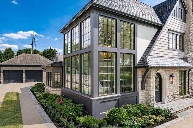 2252 Club Road, Upper Arlington, OH 43221