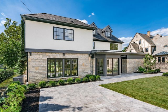 2252 Club Road, Upper Arlington, OH 43221