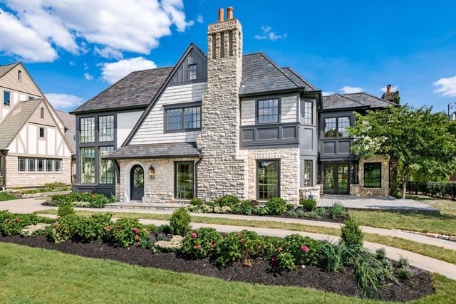 2252 Club Road, Upper Arlington, OH 43221
