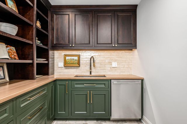 2252 Club Road, Upper Arlington, OH 43221