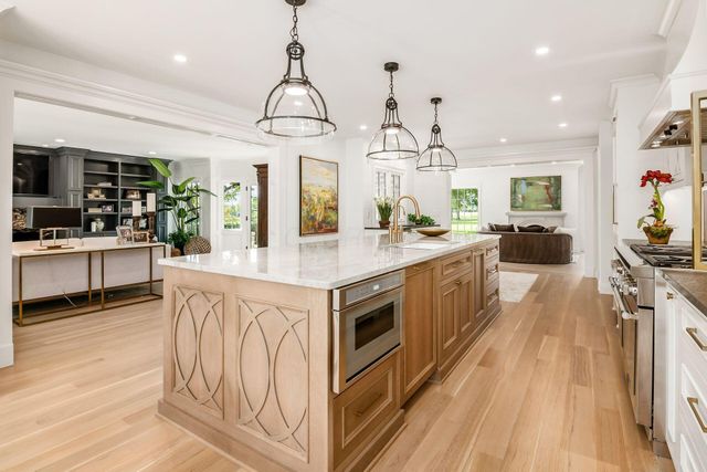 2252 Club Road, Upper Arlington, OH 43221