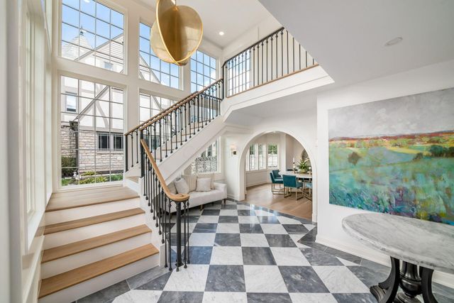 2252 Club Road, Upper Arlington, OH 43221