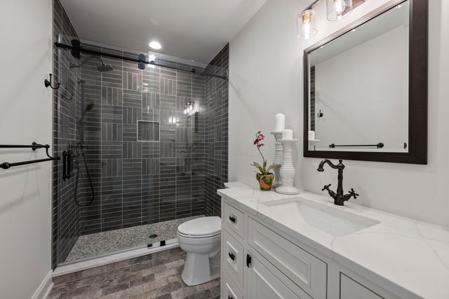 2252 Club Road, Upper Arlington, OH 43221