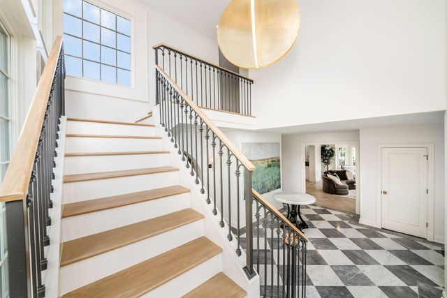 2252 Club Road, Upper Arlington, OH 43221