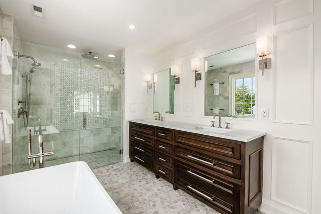 2252 Club Road, Upper Arlington, OH 43221