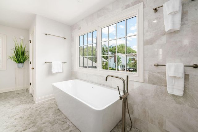 2252 Club Road, Upper Arlington, OH 43221