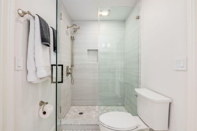 2252 Club Road, Upper Arlington, OH 43221