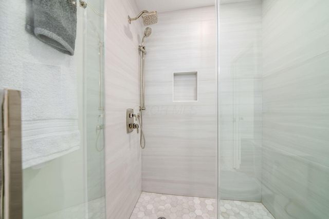 2252 Club Road, Upper Arlington, OH 43221