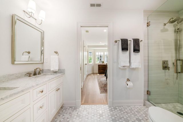 2252 Club Road, Upper Arlington, OH 43221