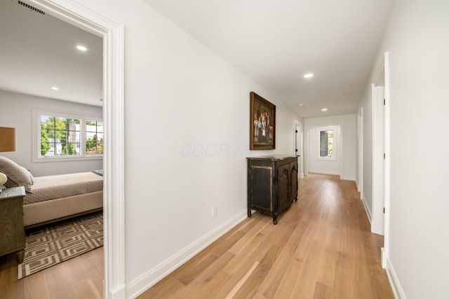 2252 Club Road, Upper Arlington, OH 43221