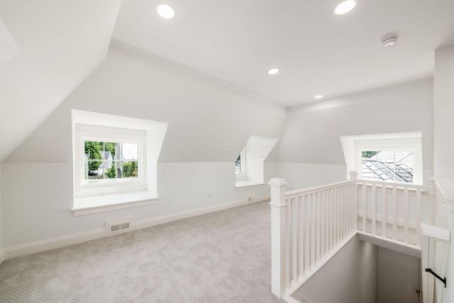 2252 Club Road, Upper Arlington, OH 43221
