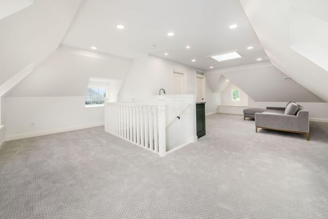 2252 Club Road, Upper Arlington, OH 43221