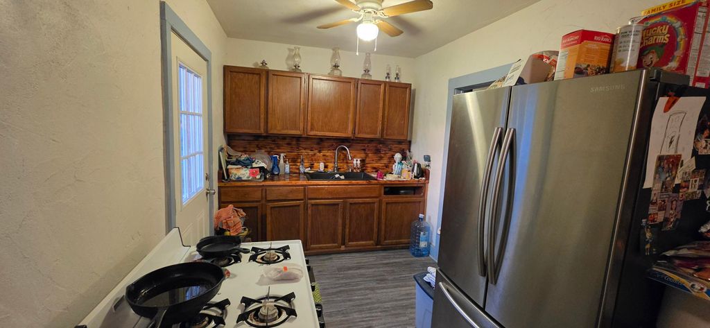 Image 10 of property listing at 612 Duke Street, Eden, TX 76837