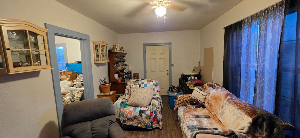 Image 12 of property listing at 612 Duke Street, Eden, TX 76837