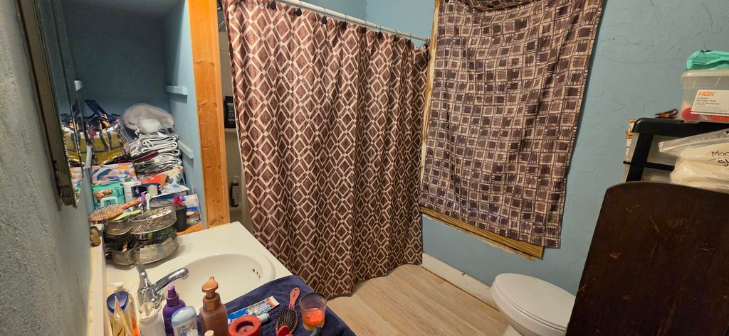 Image 5 of property listing at 612 Duke Street, Eden, TX 76837