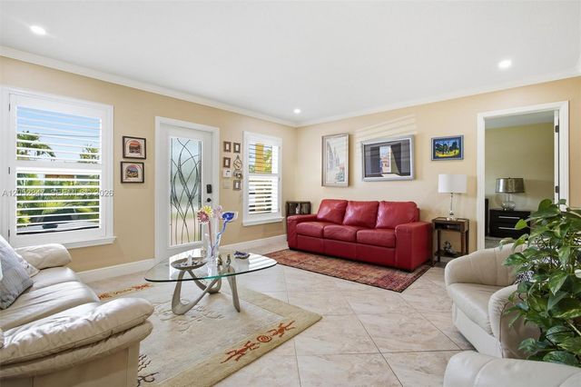 3650 NW 17th Ter, Oakland Park, FL 33309