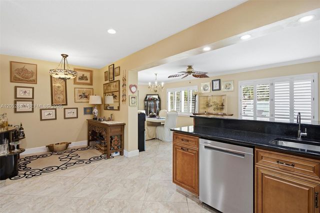 3650 NW 17th Ter, Oakland Park, FL 33309