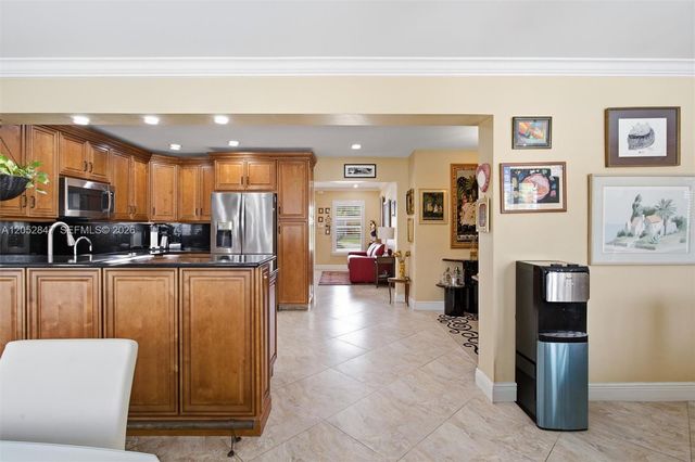 3650 NW 17th Ter, Oakland Park, FL 33309