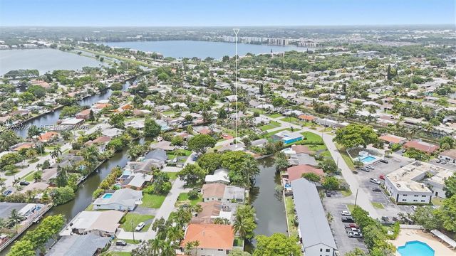 3650 NW 17th Ter, Oakland Park, FL 33309