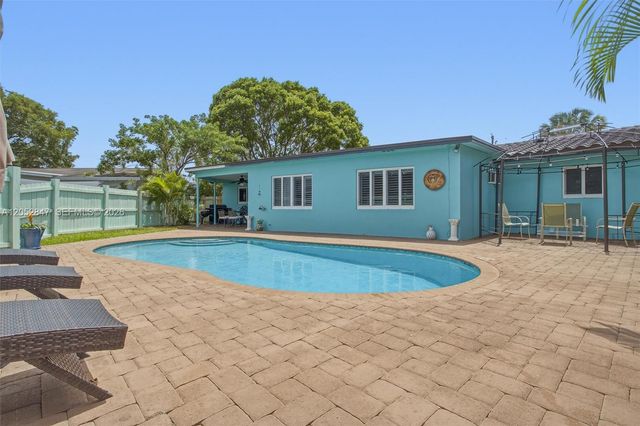 3650 NW 17th Ter, Oakland Park, FL 33309