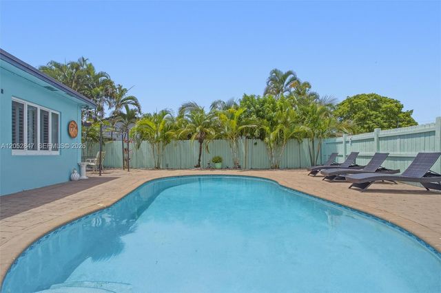 3650 NW 17th Ter, Oakland Park, FL 33309