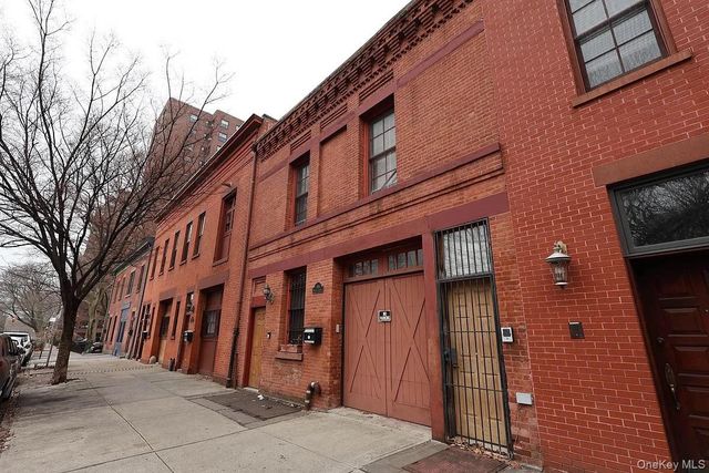 304 Waverly Avenue, Brooklyn, NY 11205