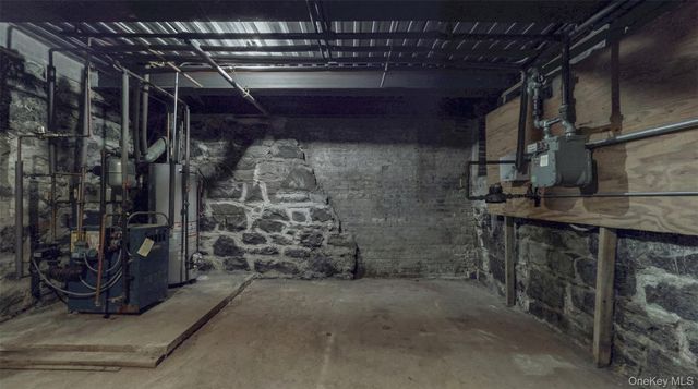 304 Waverly Avenue, Brooklyn, NY 11205